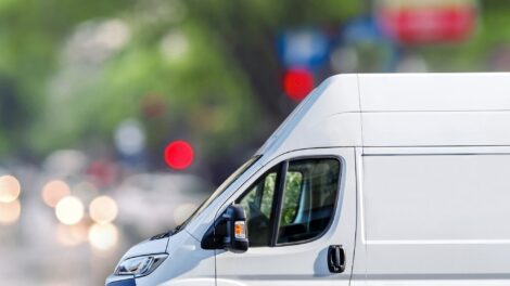 Közúti elektromos jármű beszerzés támogatása vállalkozásoknak