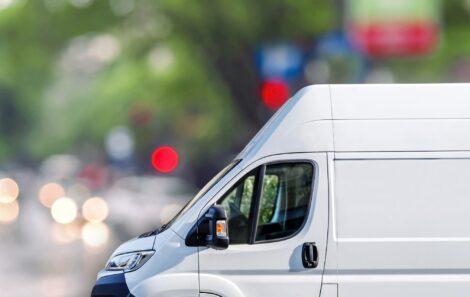 Közúti elektromos jármű beszerzés támogatása vállalkozásoknak